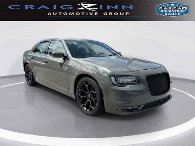 2019 CHRYSLER 300