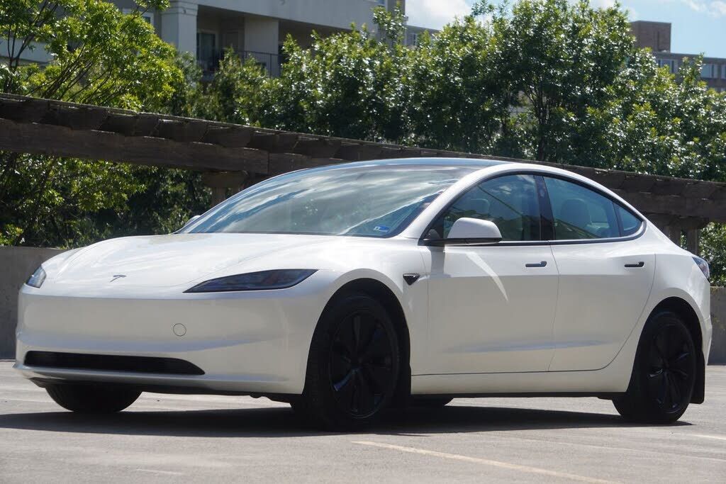 2025 TESLA Model 3