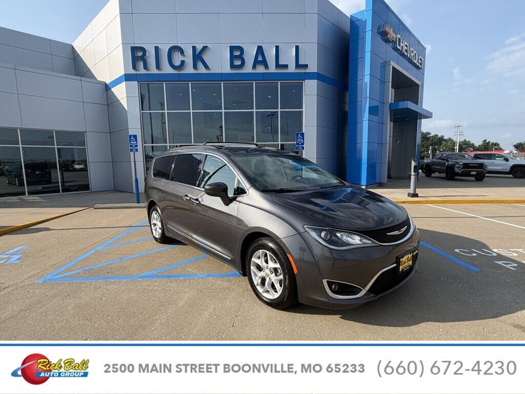 2017 CHRYSLER Pacifica