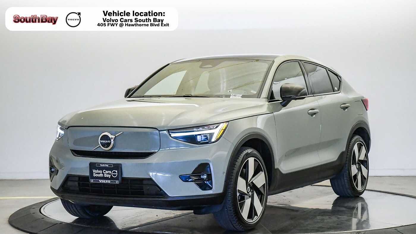 2024 VOLVO C40