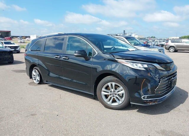 2023 TOYOTA Sienna
