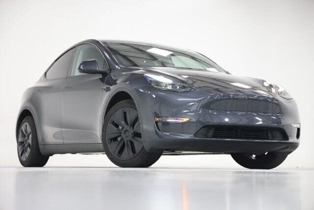 2025 TESLA Model Y