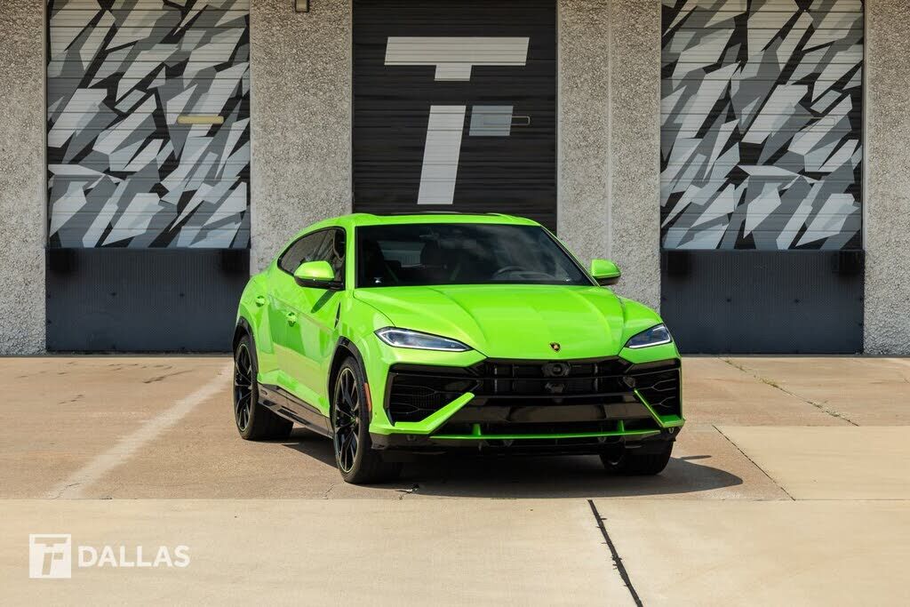 2025 LAMBORGHINI URUS
