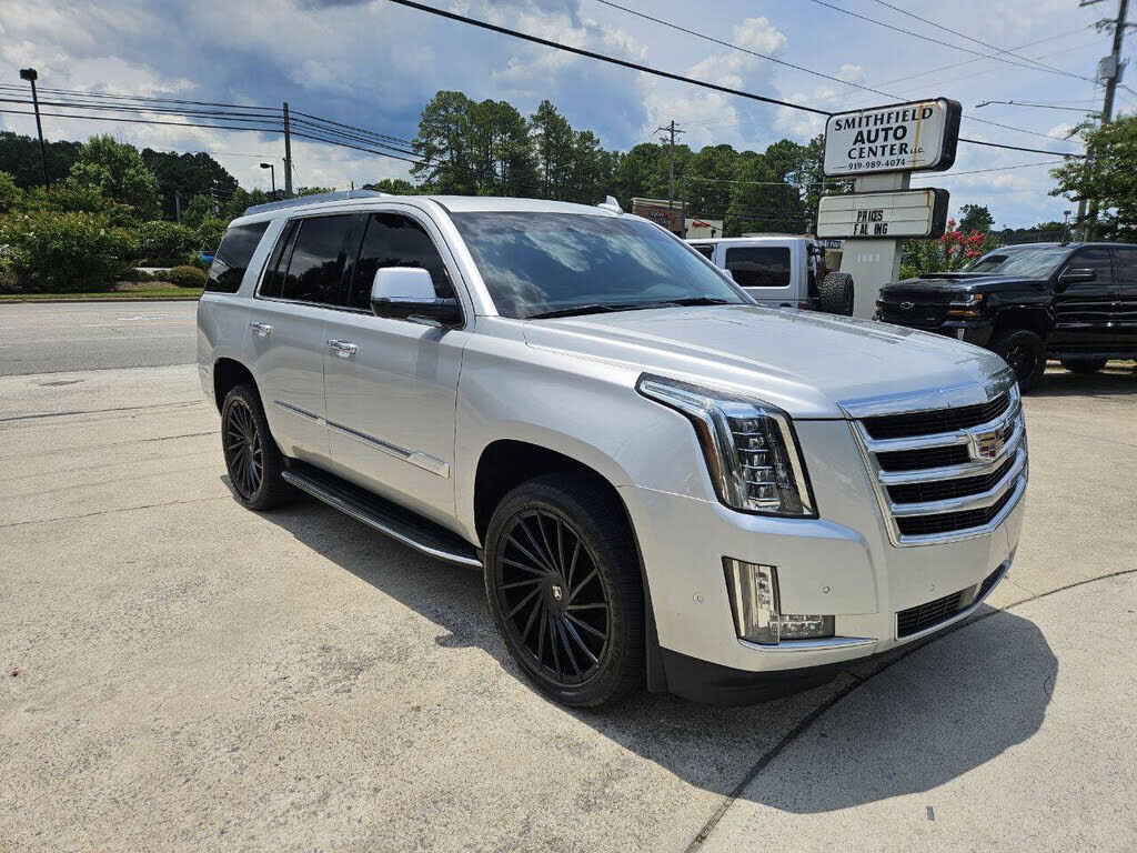 2017 CADILLAC Escalade