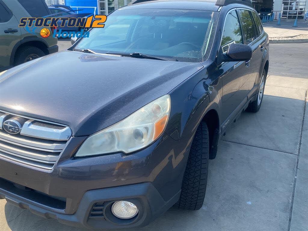 2013 SUBARU Outback