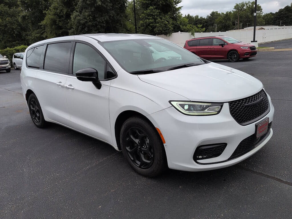 2024 CHRYSLER Pacifica