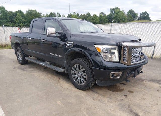 2017 NISSAN Titan
