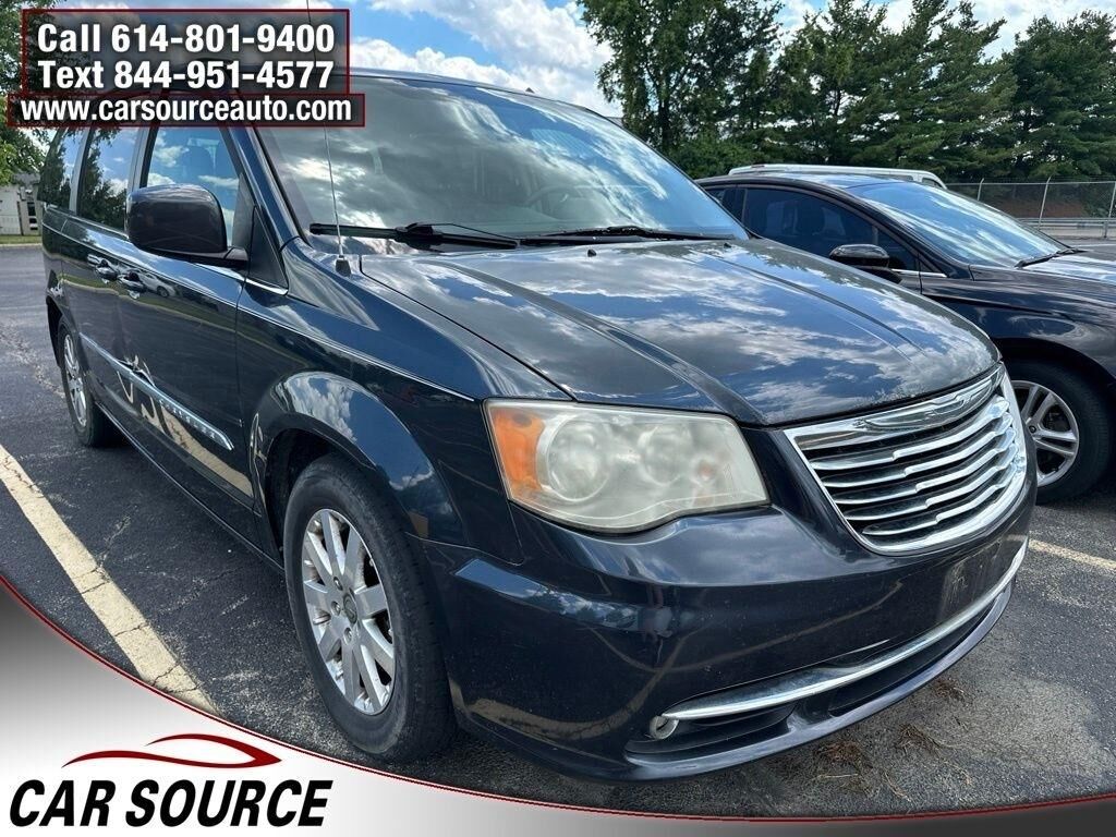 2013 CHRYSLER Town and Country