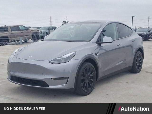 2025 TESLA Model Y