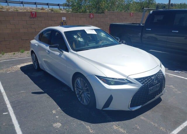 2022 LEXUS IS