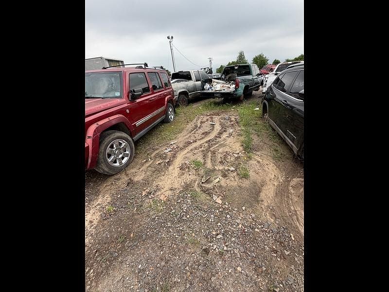 2006 JEEP Commander