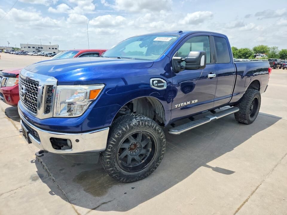 2017 NISSAN Titan
