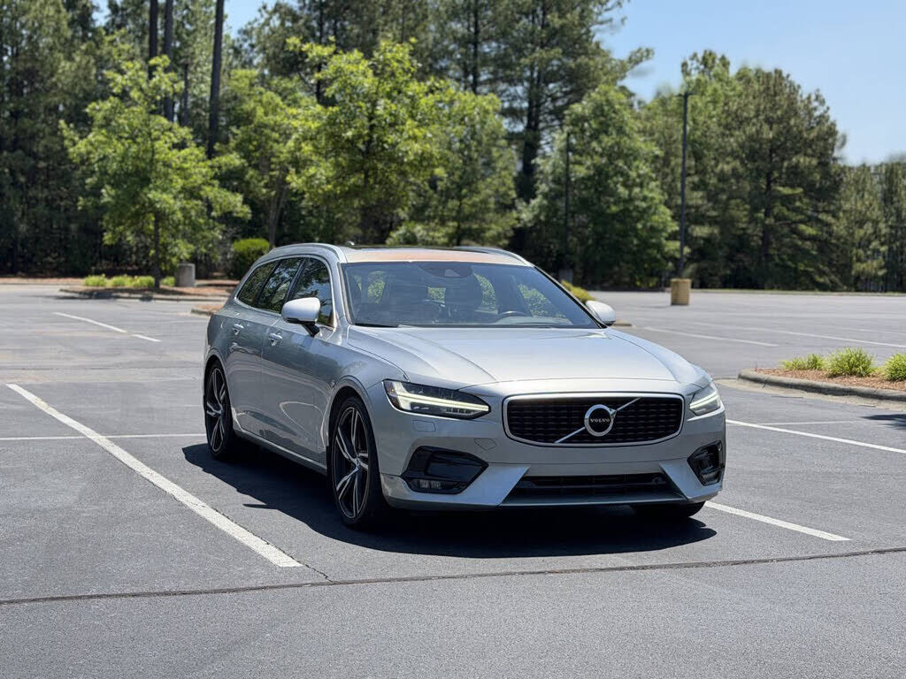 2018 VOLVO V90