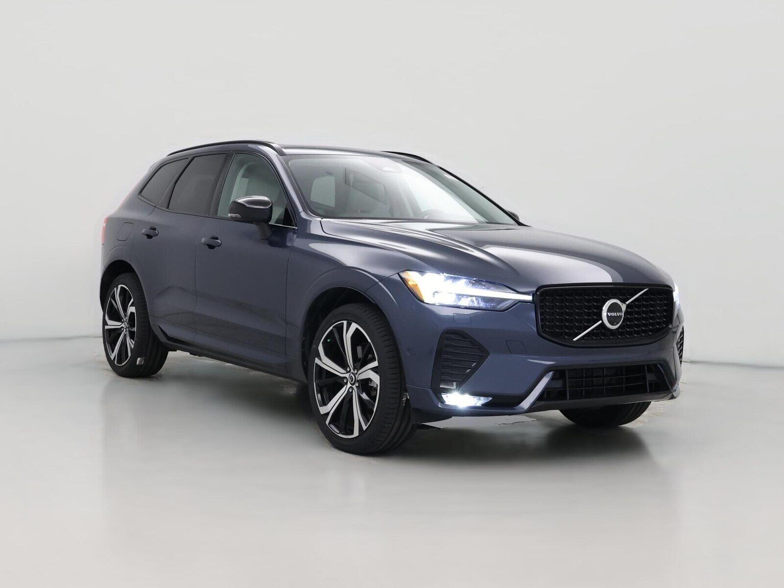2025 VOLVO XC60