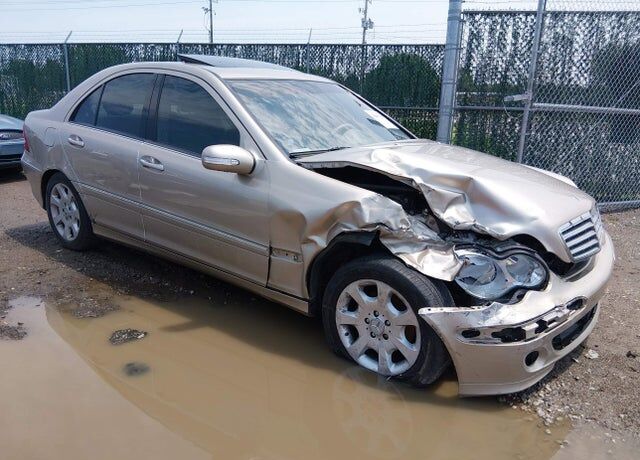 2005 MERCEDES-BENZ C-Class
