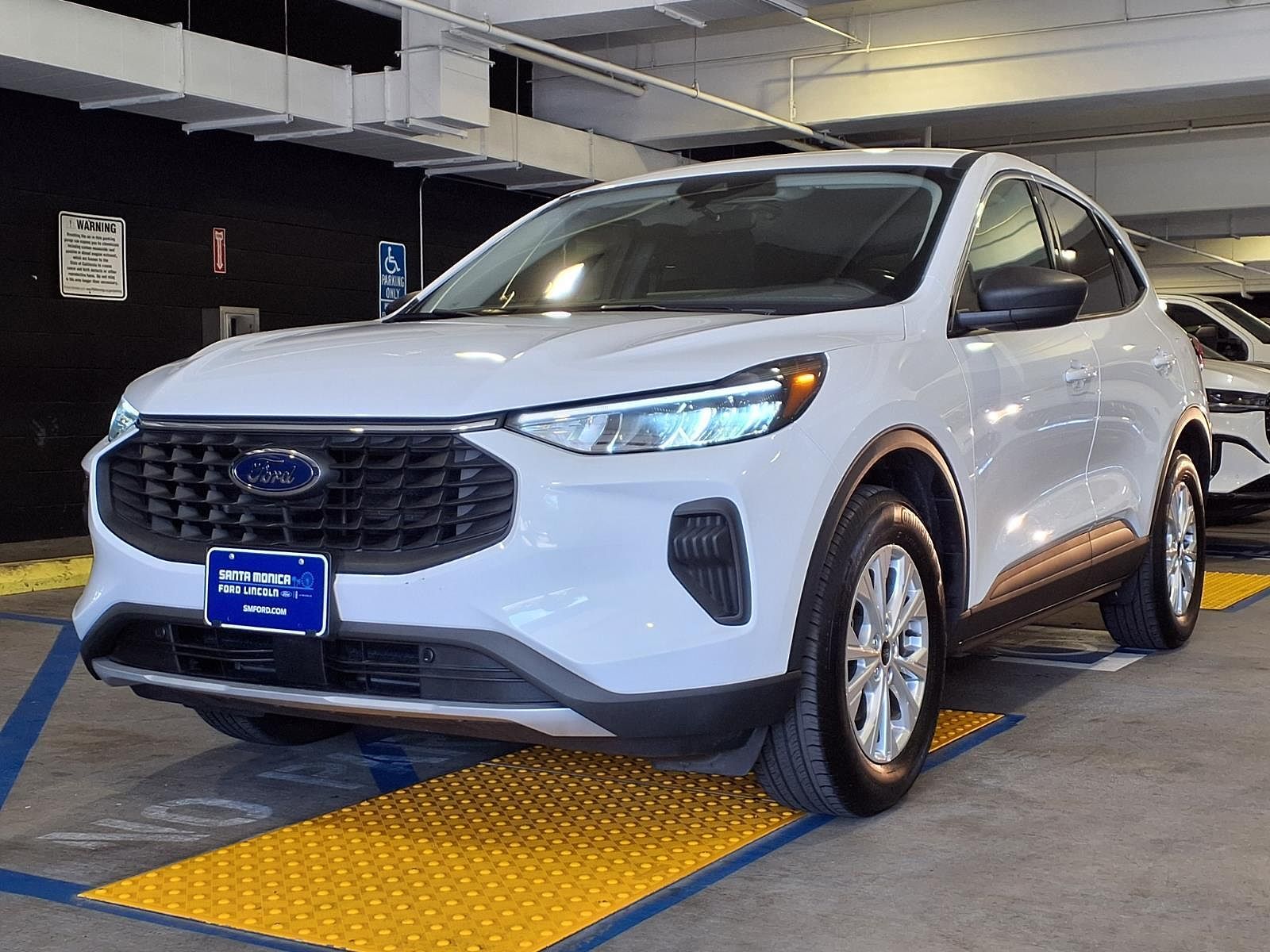 2024 FORD Escape