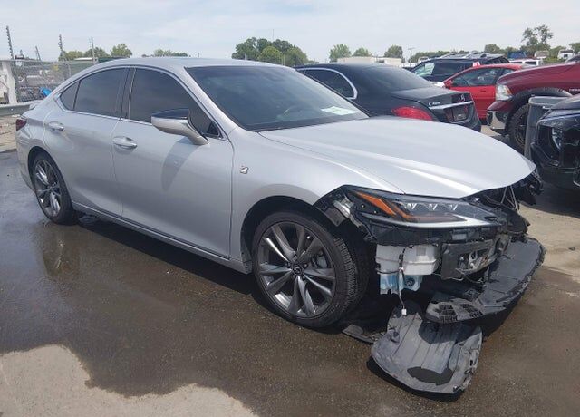 2019 LEXUS ES