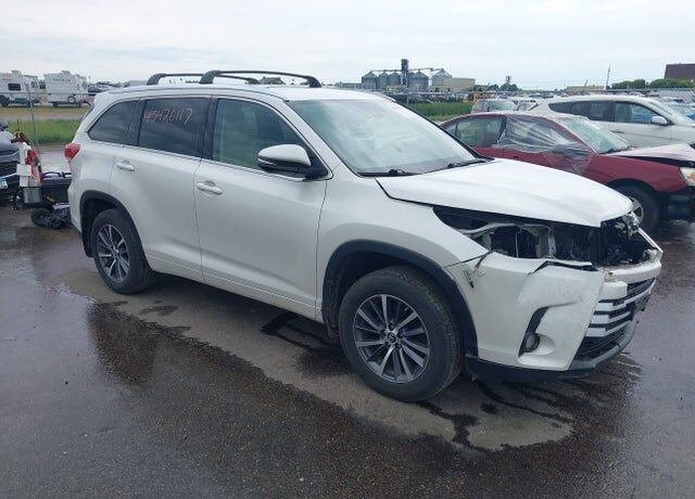2017 TOYOTA Highlander