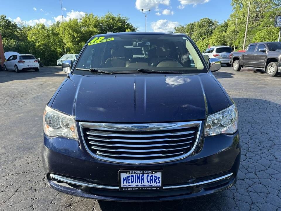 2012 CHRYSLER Town and Country