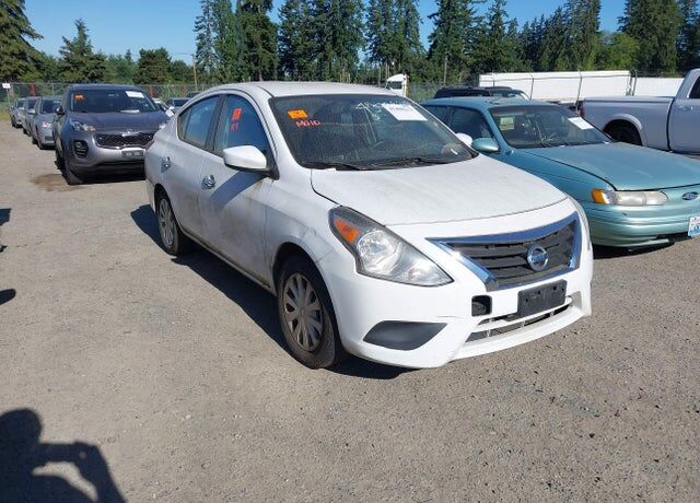 2016 NISSAN Versa