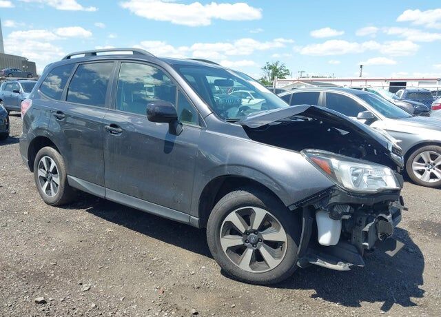 2018 SUBARU Forester