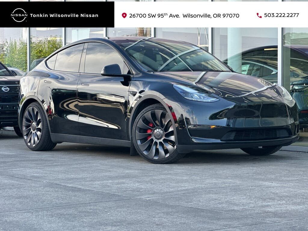 2024 TESLA Model Y