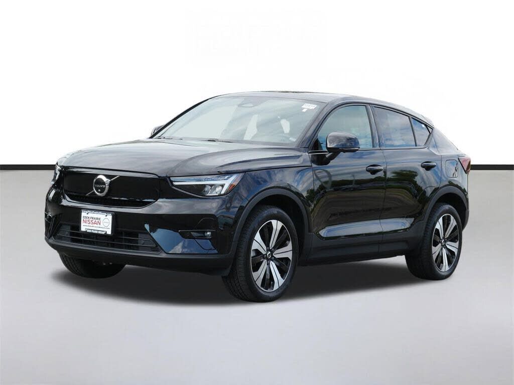2023 VOLVO C40
