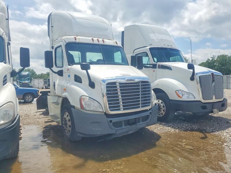 2016 FREIGHTLINER Cascadia