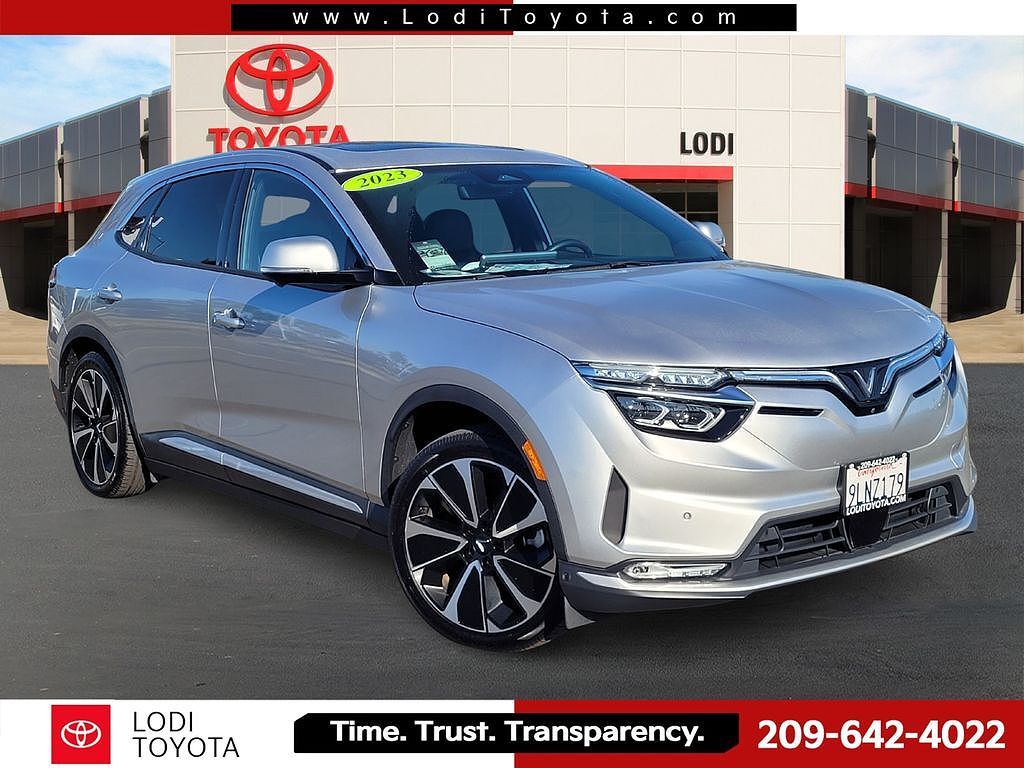 2023 VINFAST VF 8