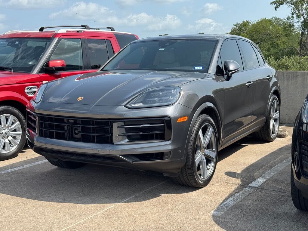 2024 PORSCHE Cayenne