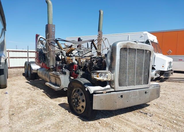 2018 PETERBILT 389