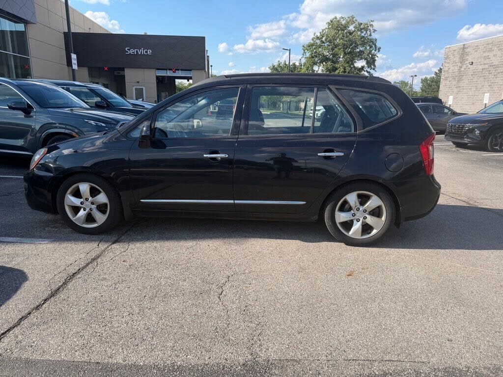 2008 KIA Rondo