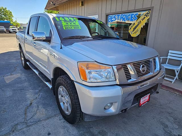 2015 NISSAN Titan