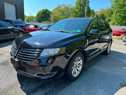 2018 LINCOLN MKT