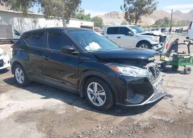 2023 NISSAN Kicks
