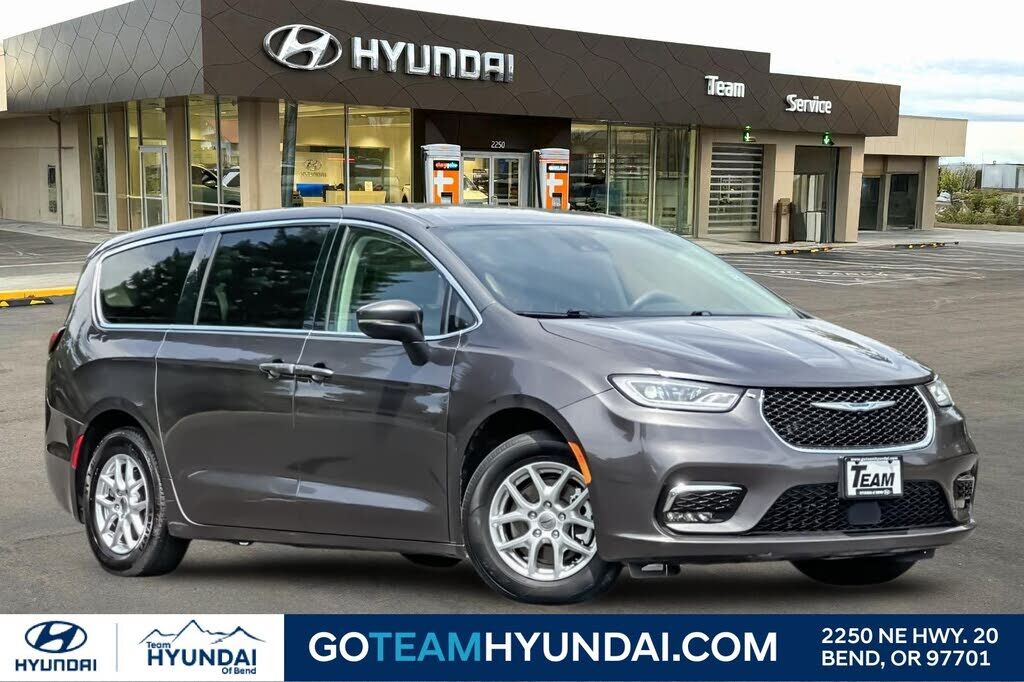 2023 CHRYSLER Pacifica
