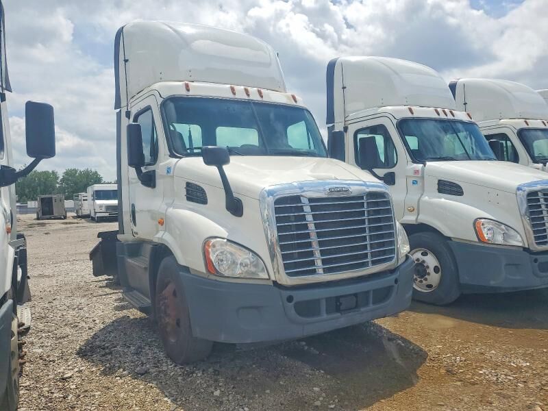 2016 FREIGHTLINER Cascadia
