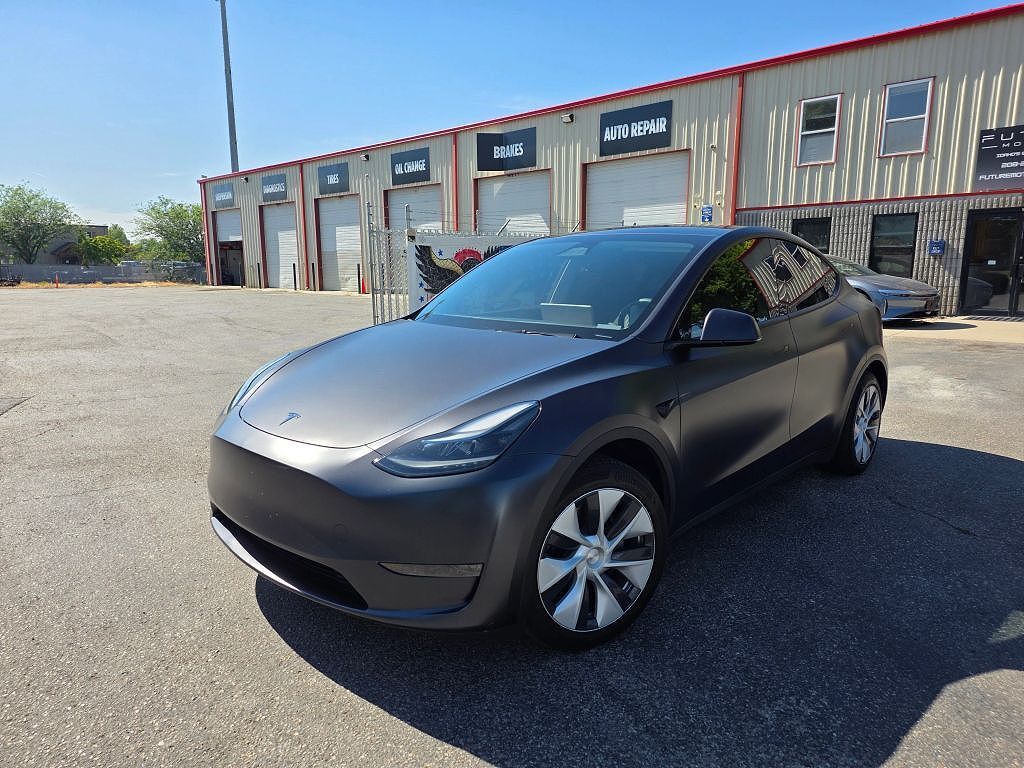 2024 TESLA Model Y