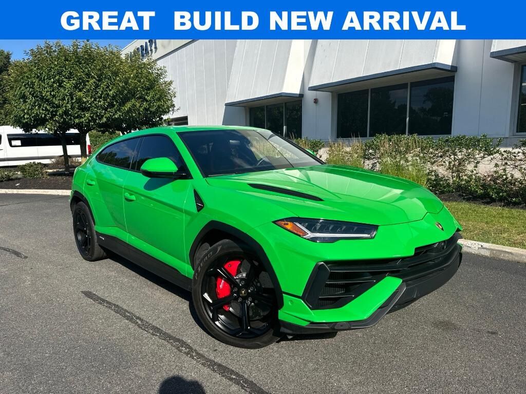 2023 LAMBORGHINI URUS