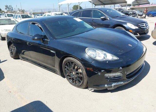 2011 PORSCHE Panamera