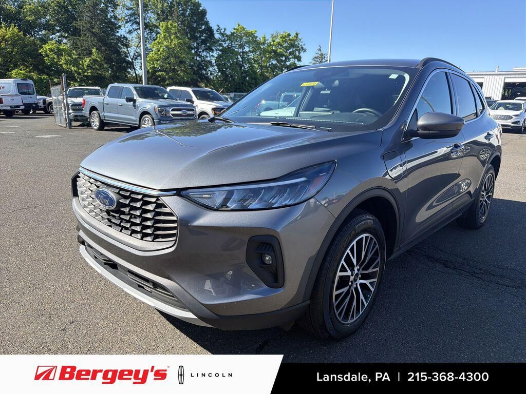 2025 FORD Escape