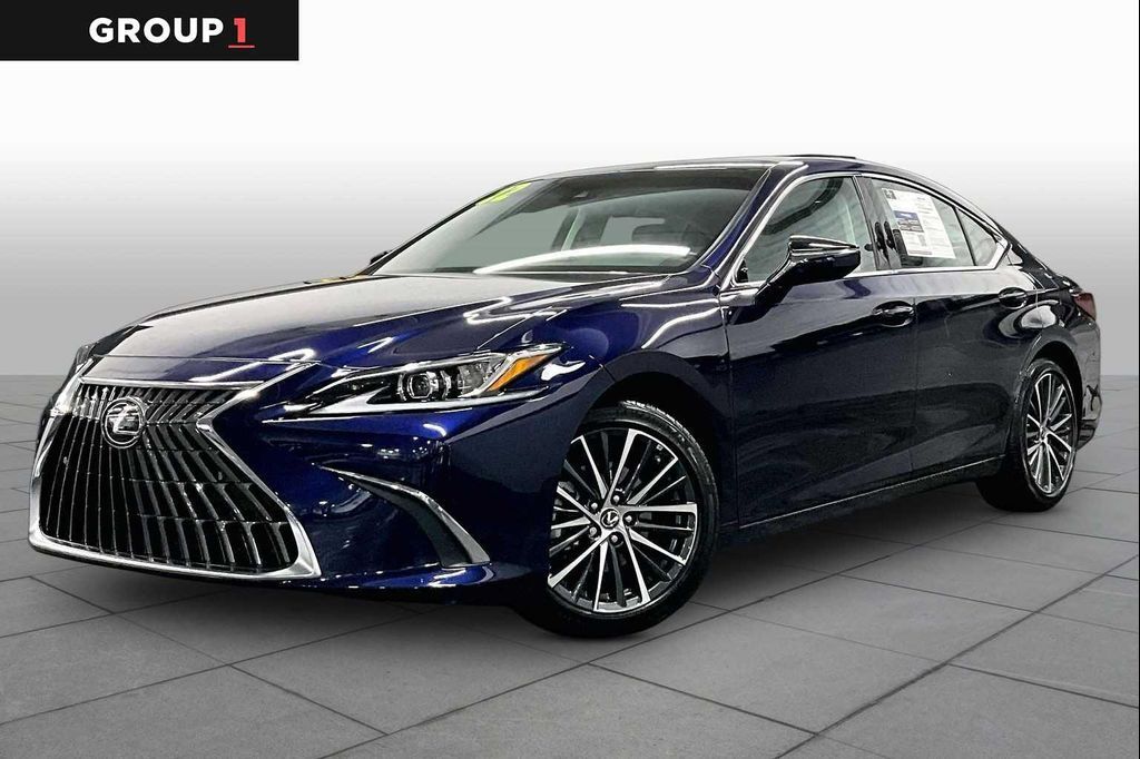 2022 LEXUS ES