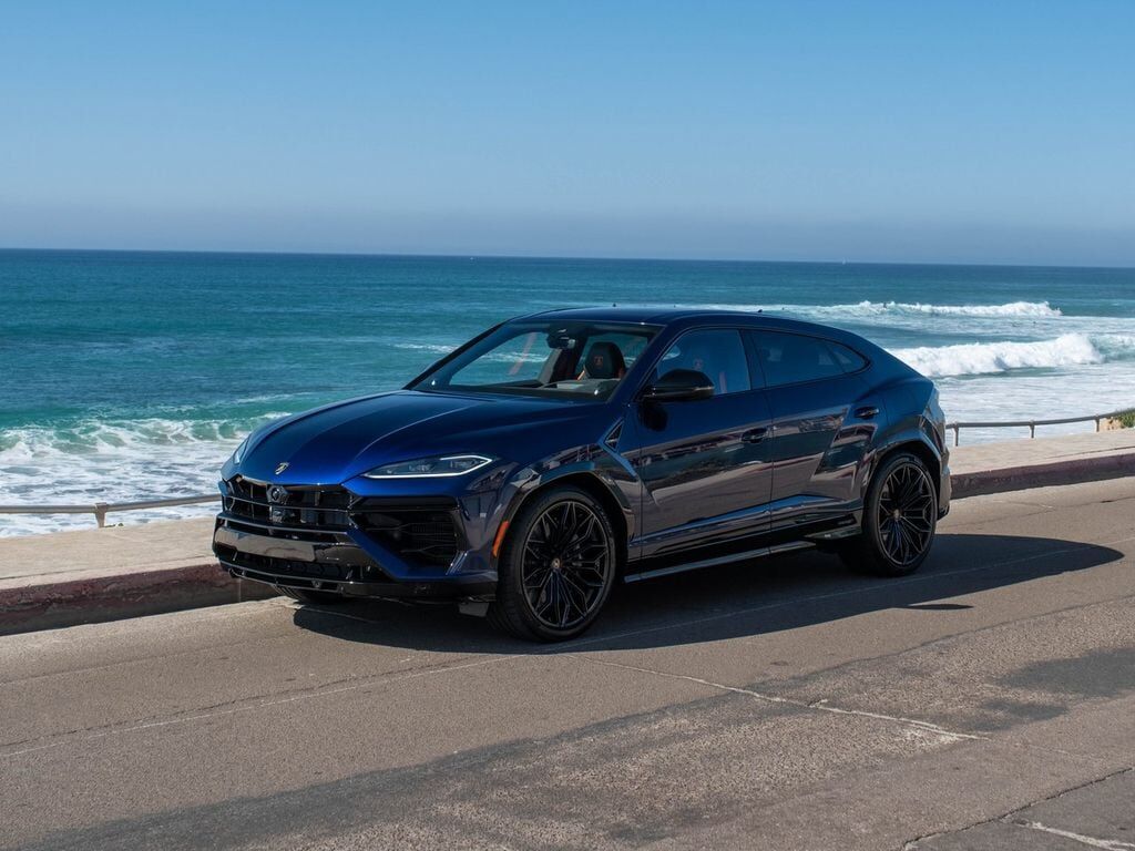 2026 LAMBORGHINI URUS