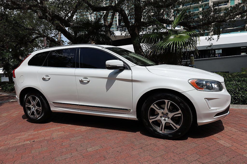 2015 VOLVO XC60