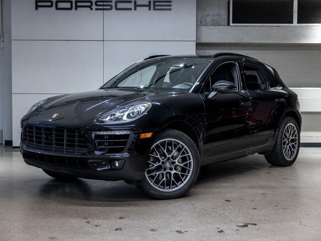 2017 PORSCHE Macan