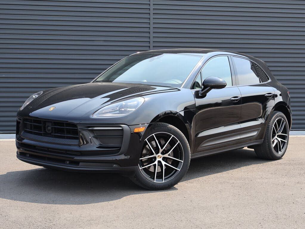 2023 PORSCHE Macan