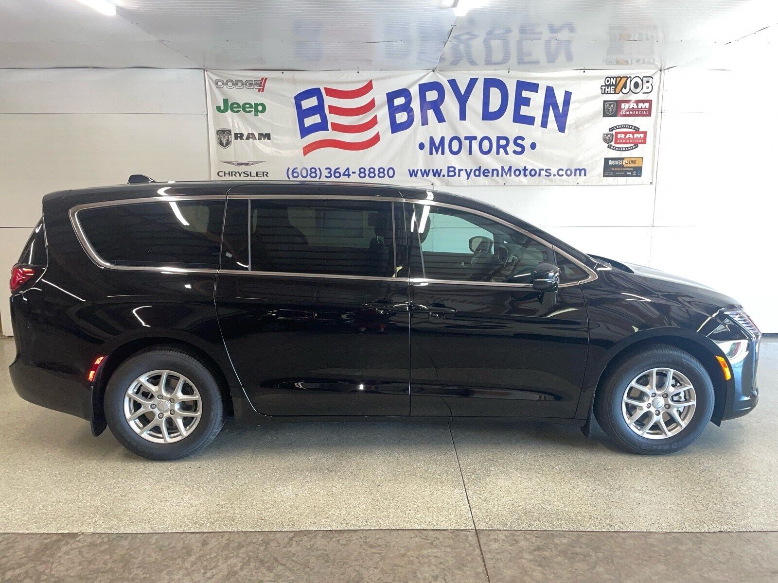 2027 CHRYSLER Pacifica