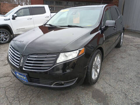 2019 LINCOLN MKT