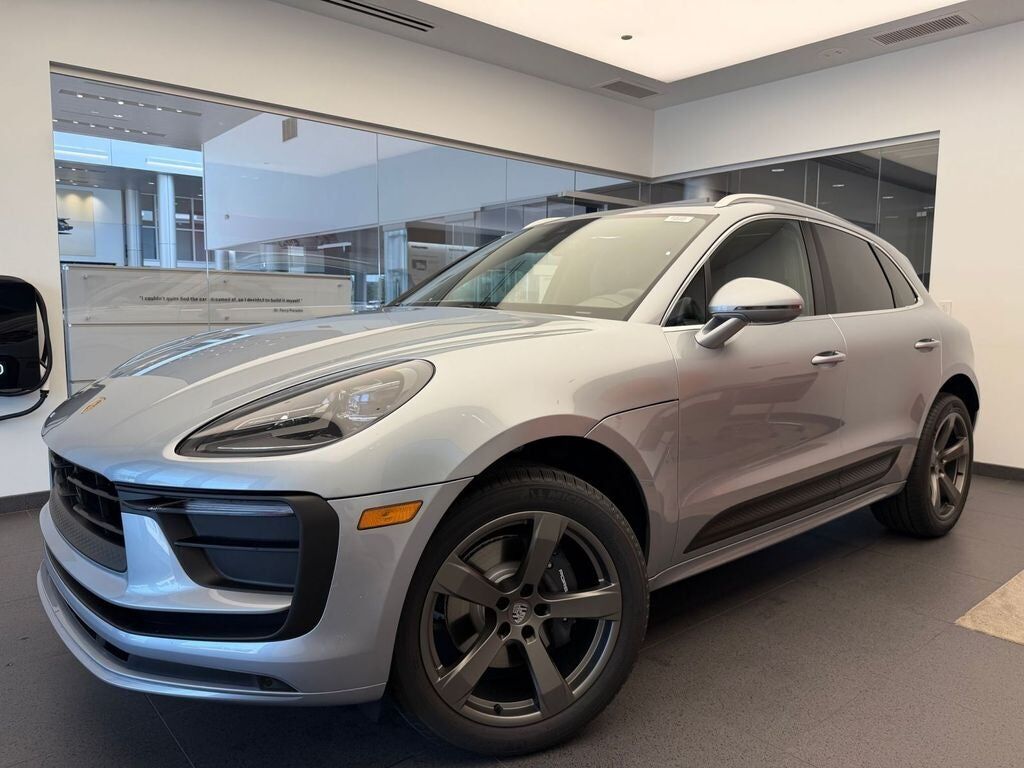 2026 PORSCHE Macan