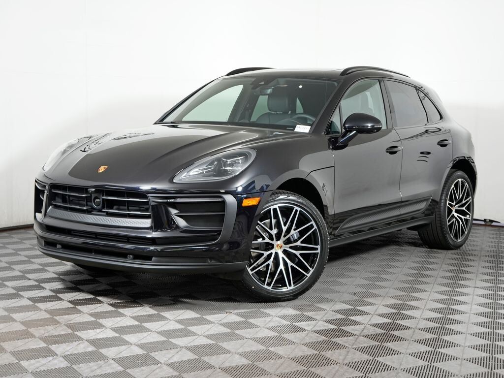 2026 PORSCHE Macan